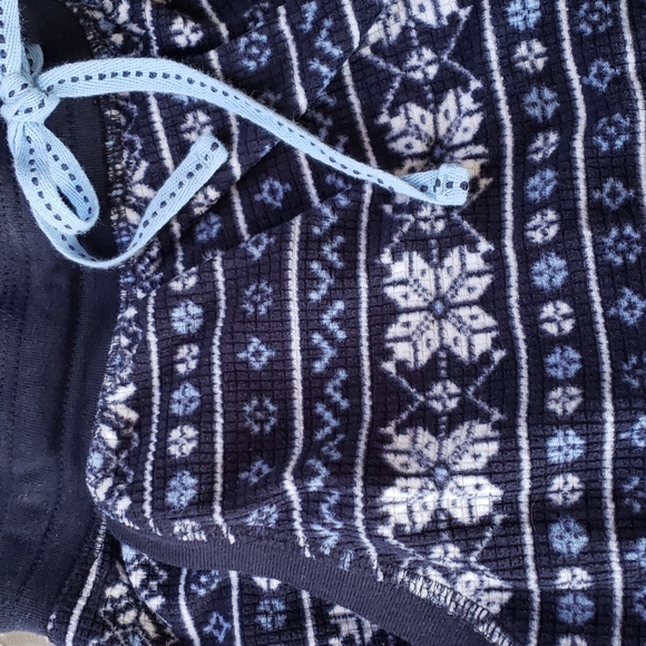 Nautica Navy Blue Women's PJs with Snowflake Pattern. Size S/CH. - Picture 6 of 6